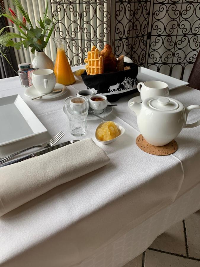 Hotel Le Chateau De Vuissens Esterno foto